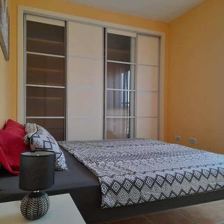 Apartamento Relax อากีลัส ภายนอก รูปภาพ