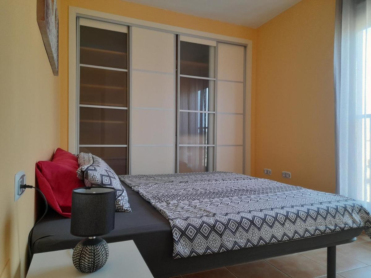 Apartamento Relax อากีลัส ภายนอก รูปภาพ